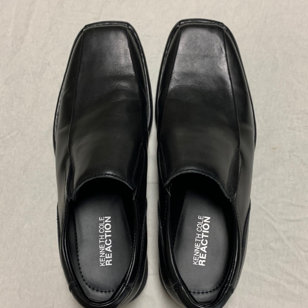 Kenneth Cole Black Loafers